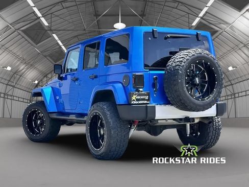 Used 2015 Jeep Wrangler Unlimited Sahara w/ Connectivity Group AWD/4WD image 4