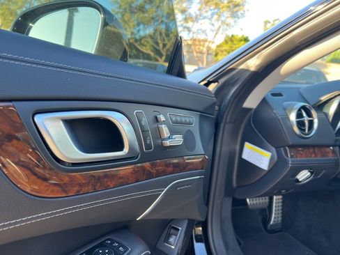 Used 2013 Mercedes-Benz SL 550 image 10
