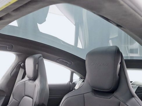 Used 2023 Porsche Taycan Turbo image 34