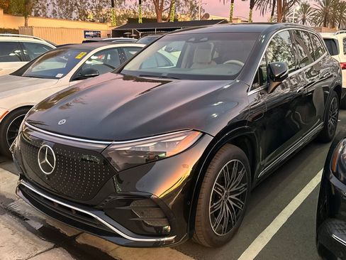 Certified 2023 Mercedes-Benz EQS 580 4MATIC SUV image 2