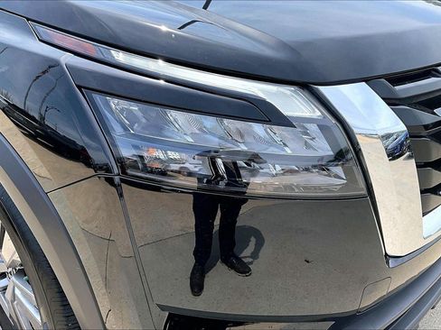 Used 2025 Nissan Pathfinder S AWD/4WD image 33