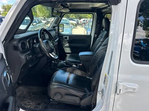 Used 2021 Jeep Gladiator Overland AWD/4WD image 5