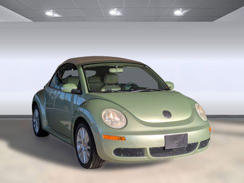 Used 2008 Volkswagen Beetle SE image 6