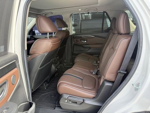 Used 2025 Honda Pilot Elite image 34