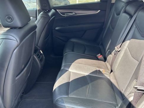 Used 2017 Cadillac XT5 Luxury w/ Driver Awareness Package FWD image 18