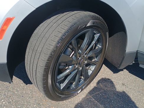 Used 2022 Chevrolet Equinox RS w/ Infotainment Package image 9