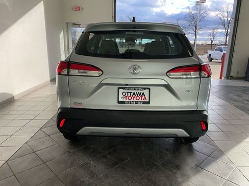 Used 2023 Toyota Corolla Cross L image 6