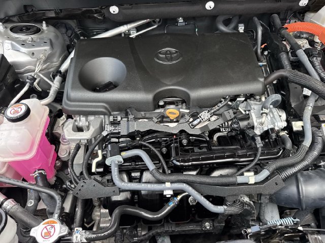 Used 2022 Toyota RAV4 XSE AWD/4WD image 36