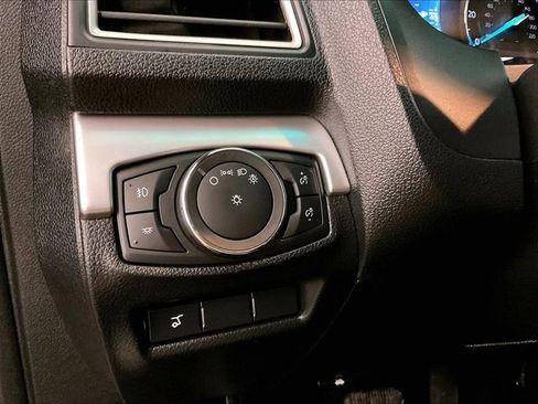 Used 2016 Ford Explorer XLT w/ Equipment Group 201A AWD/4WD image 31