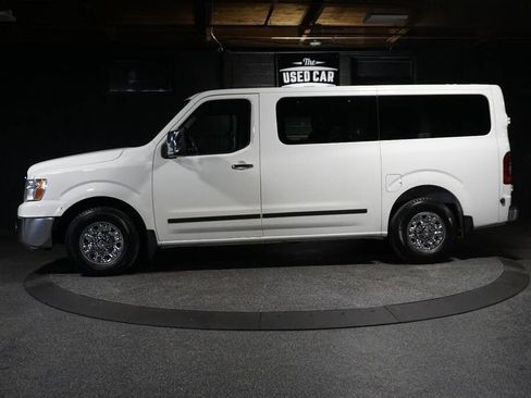 Used 2019 Nissan NV 3500 SL RWD image 2