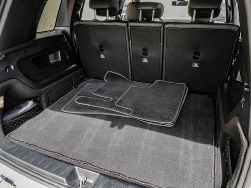 Used 2022 Mercedes-Benz GLB 250 w/ Premium Package Lite image 49