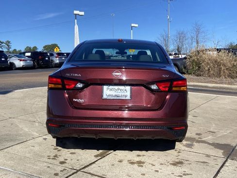 Used 2024 Nissan Altima 2.5 SV image 9