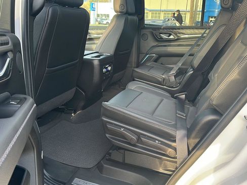 Used 2023 GMC Yukon Denali image 10