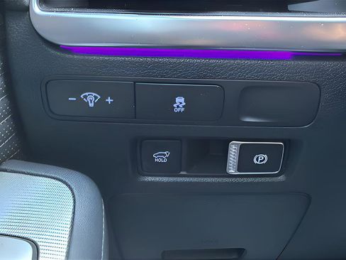 Used 2024 Hyundai Palisade Calligraphy image 19