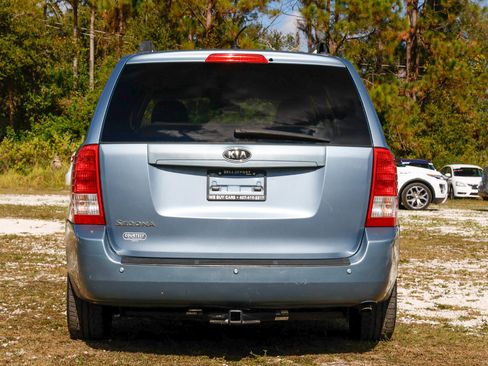 Used 2012 Kia Sedona LX image 9