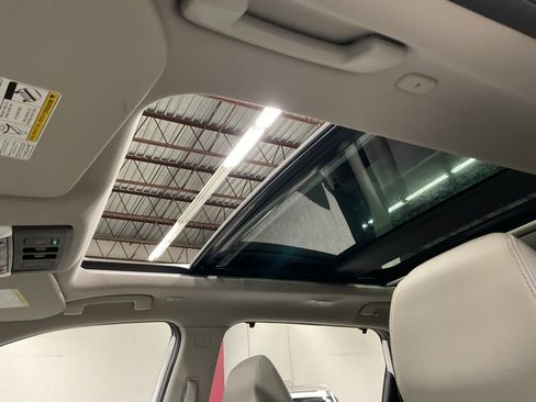 Used 2023 Nissan Rogue SL w/ SL Premium Package image 12