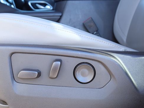 Used 2024 Chevrolet Suburban LT image 19