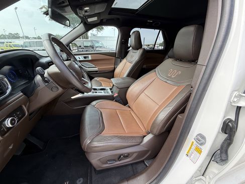 Used 2023 Ford Explorer King Ranch w/ Technology Package RWD image 31