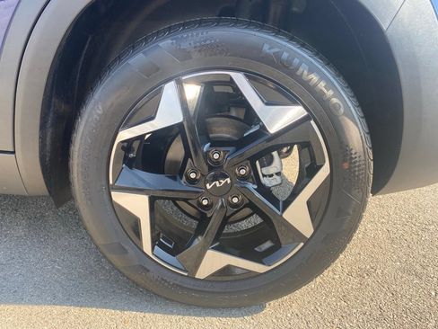 Certified 2024 Kia Seltos EX FWD image 34