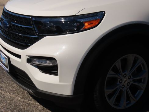 Certified 2023 Ford Explorer XLT w/ Equipment Group 202A image 3