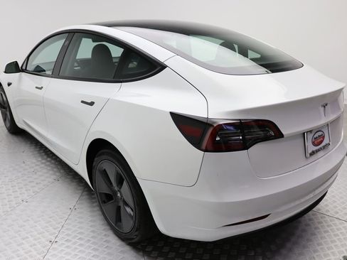 Used 2023 Tesla Model 3 Standard Range image 11