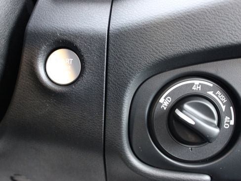 Certified 2022 Nissan Frontier PRO-4X w/ Pro-4X Premium Package image 19