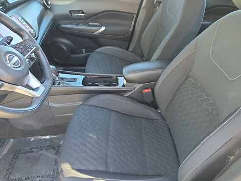 Used 2023 Nissan Kicks SV image 15