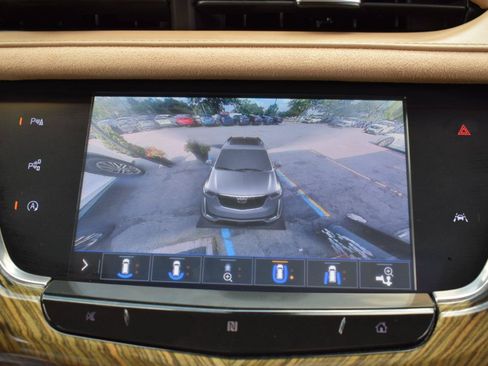 Used 2020 Cadillac XT6 Premium Luxury w/ Platinum Package AWD/4WD image 31