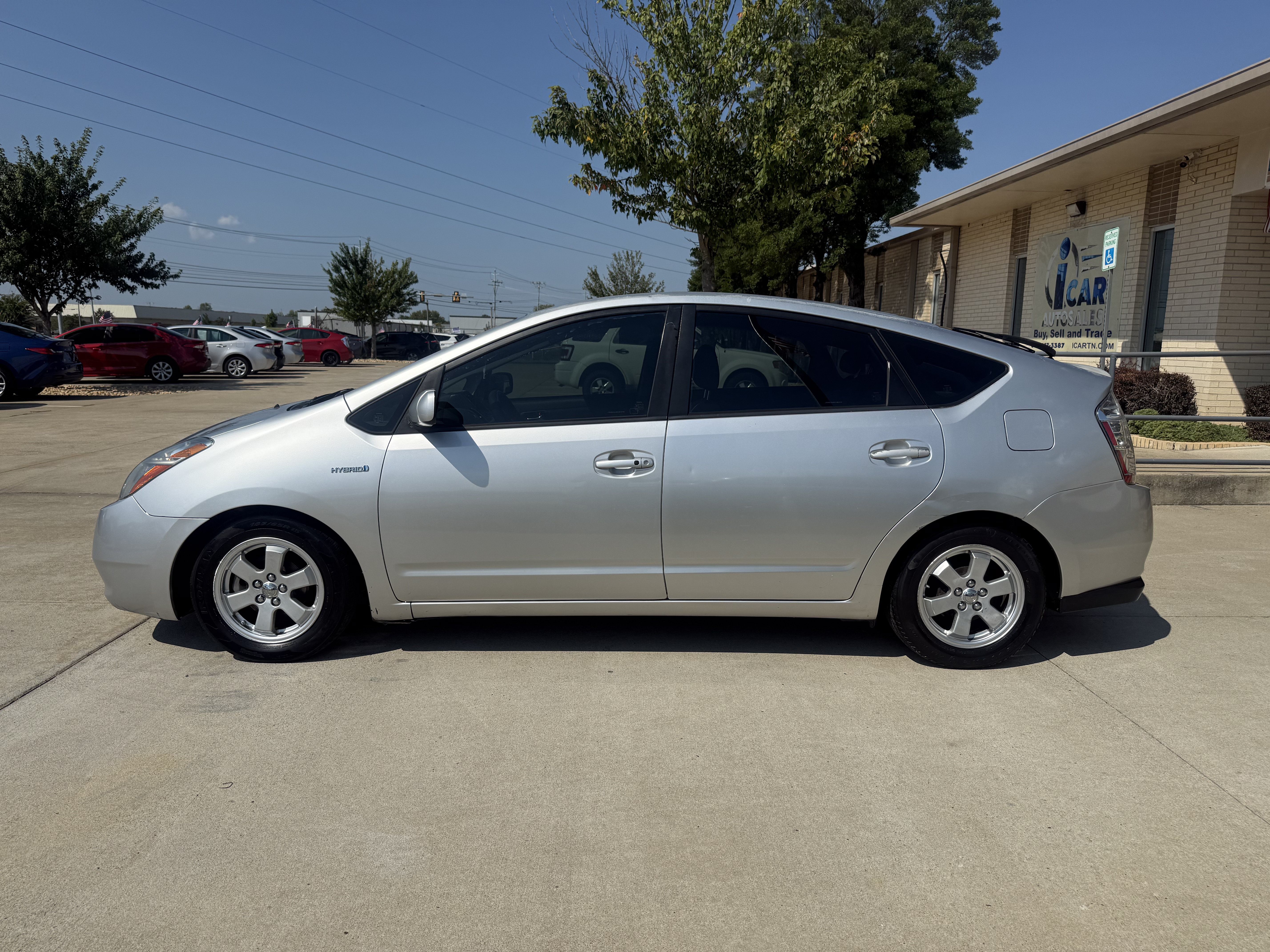 Used 2008 Toyota Prius w/ Pkg 2 FWD image 4