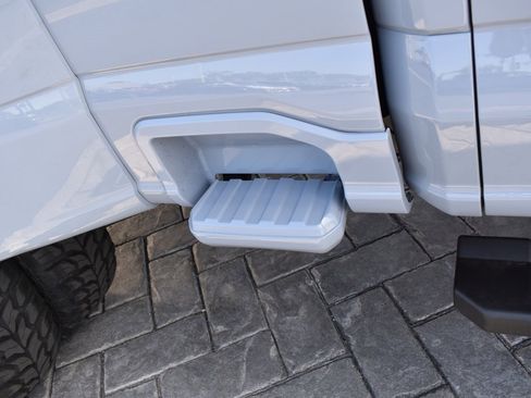 Used 2025 Ford F450 Lariat w/ FX4 Off-Road Package image 10