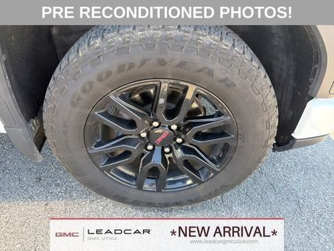 Used 2025 GMC Sierra 1500 Elevation w/ X31 Off-Road Package AWD/4WD image 9