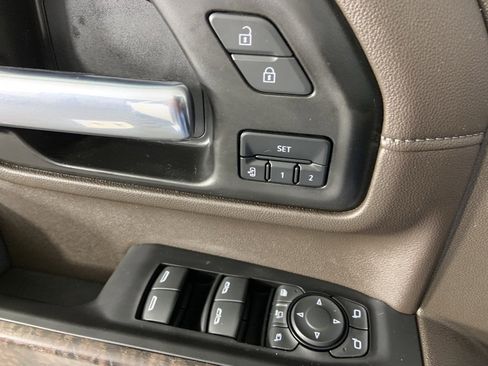 Used 2022 GMC Sierra 3500 Denali w/ Denali Ultimate Package image 24