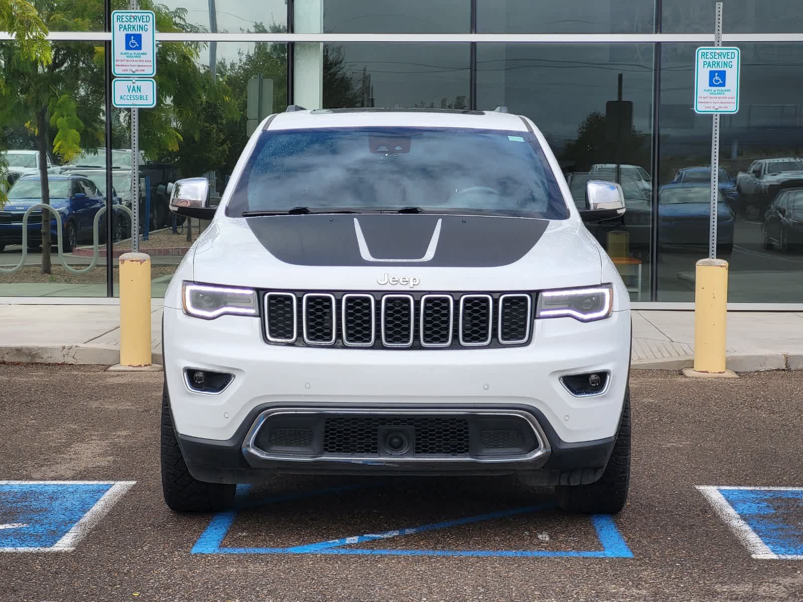 Used 2020 Jeep Grand Cherokee Limited w/ Luxury Group II AWD/4WD image 2