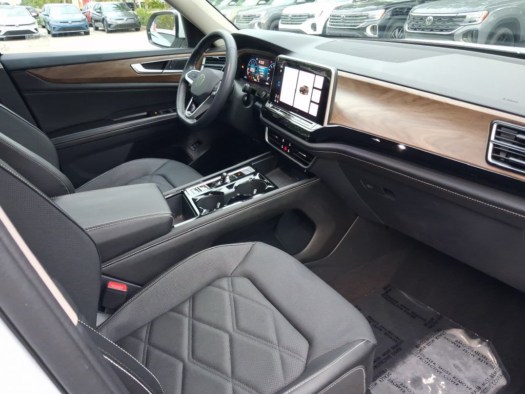 Certified 2024 Volkswagen Atlas SE FWD image 28