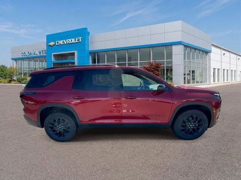 Used 2026 Chevrolet Traverse LT w/ Midnight/Sport Edition AWD/4WD image 6