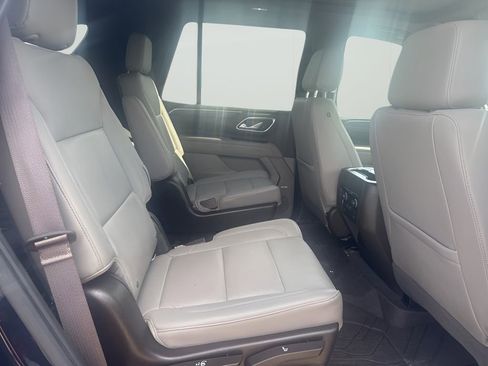 Used 2022 Chevrolet Tahoe LT w/ Luxury Package image 17