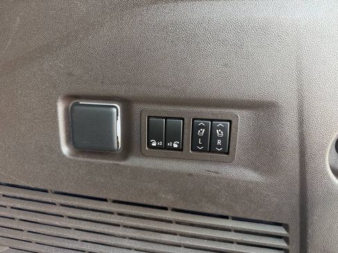 Used 2021 GMC Yukon XL Denali AWD/4WD image 21