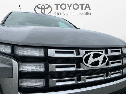 Used 2025 Hyundai Santa Cruz SE AWD/4WD image 18
