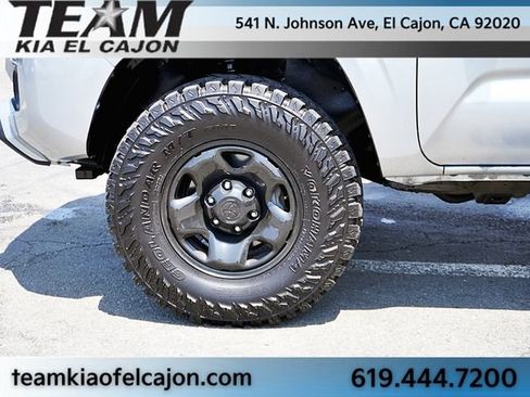 Used 2022 Toyota Tacoma SR AWD/4WD image 3