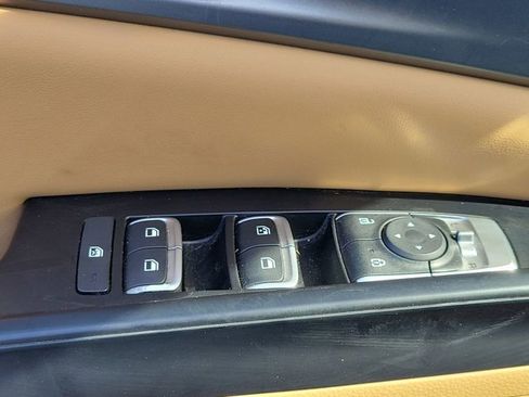 Used 2024 Kia Carnival LX image 29