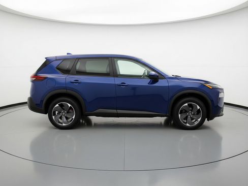 Used 2025 Nissan Rogue SV image 11