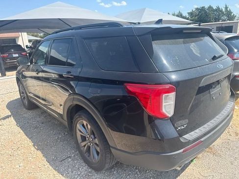 Used 2022 Ford Explorer XLT w/ Equipment Group 202A AWD/4WD image 6