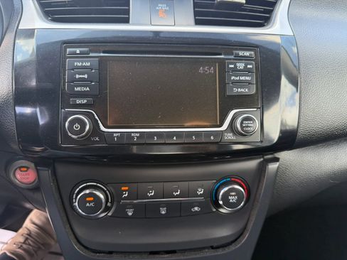 Used 2017 Nissan Sentra SV FWD image 19
