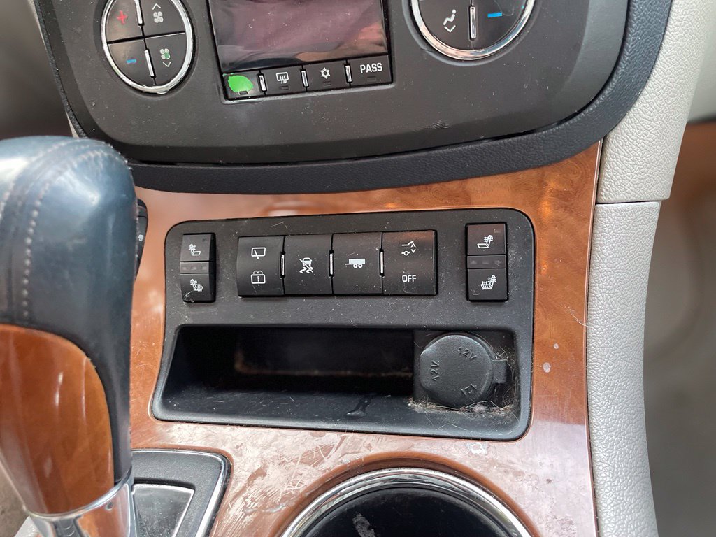 Used 2008 Saturn Outlook XR w/ Premium Trim Package FWD image 18