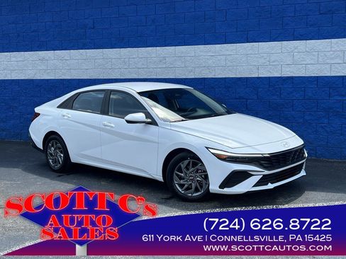 Used 2024 Hyundai Elantra SEL image 1