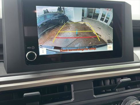 Certified 2025 Toyota Tacoma SR5 image 28