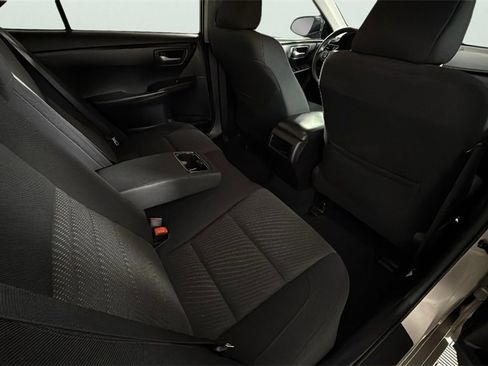 Used 2017 Toyota Camry XLE image 32