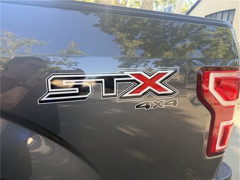 Used 2018 Ford F150 XL w/ Equipment Group 101A Mid AWD/4WD image 10