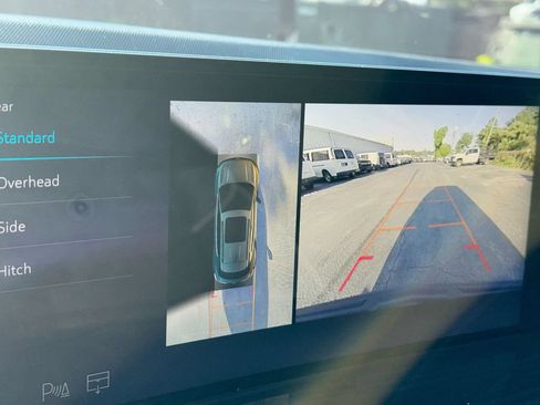 Used 2025 Cadillac Escalade ESV Sport AWD/4WD image 28