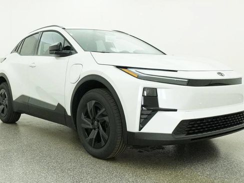 Used 2026 Toyota C-HR AWD/4WD image 17